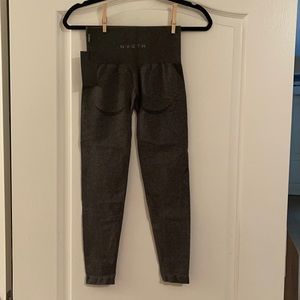 NWT: NVGTN: Black Speckled Contour Seamless Leggings